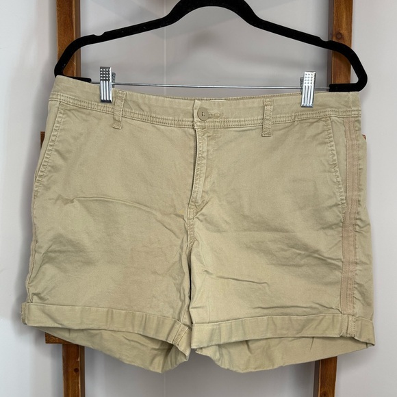 Women’s Khaki Chino Shorts - Picture 1 of 8